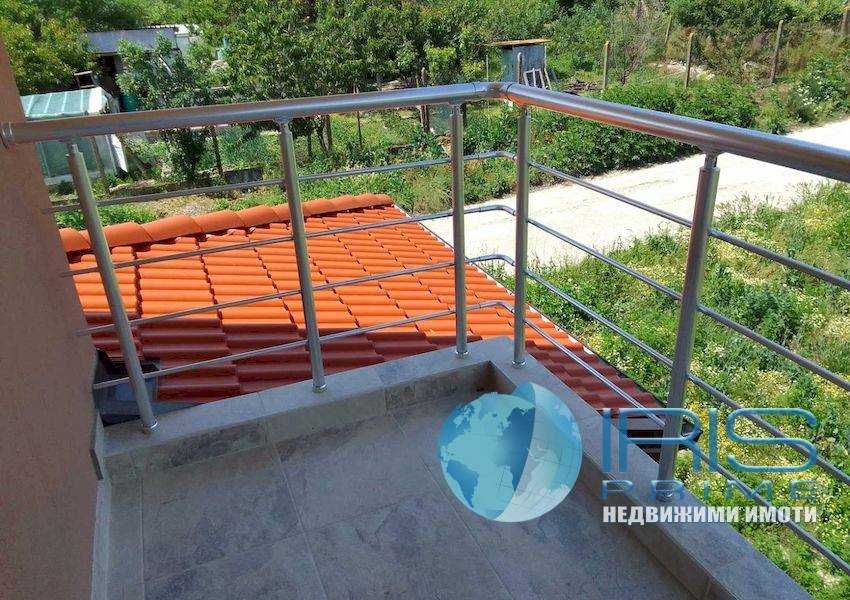 Къща с двор /НС/, с.Хан Крум