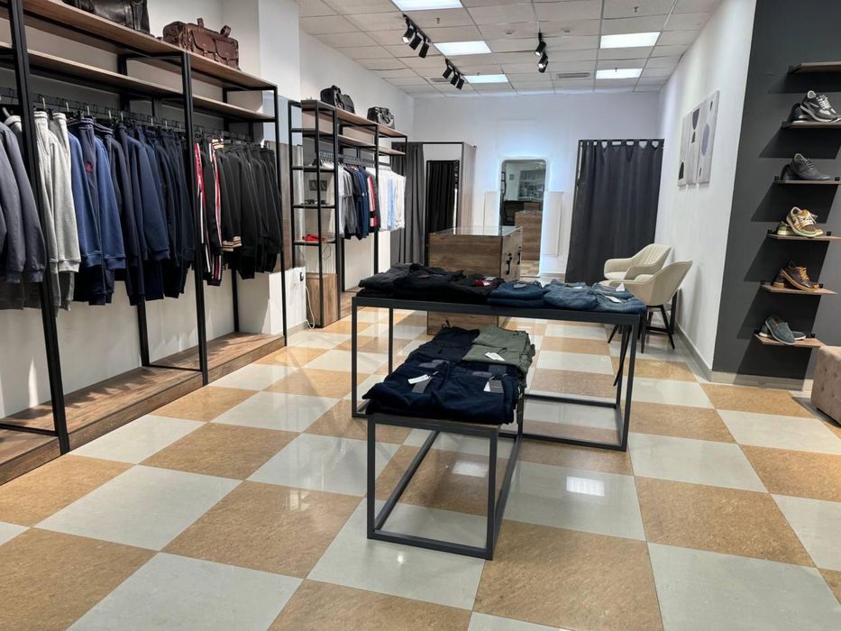 Оборудование для магазина одежды