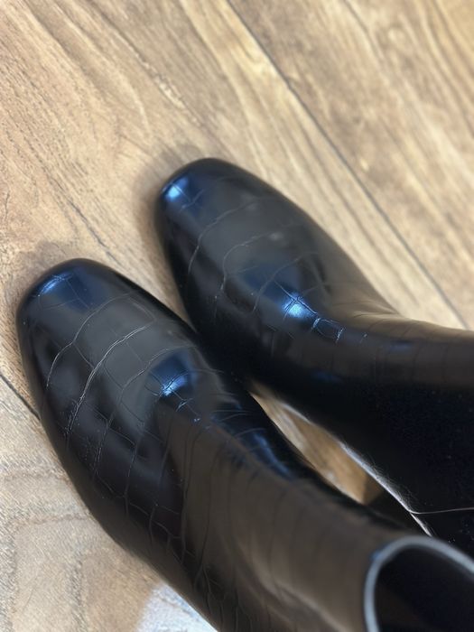 Продаю ботинки страдивариус