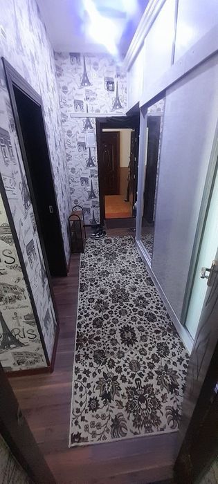 Тез ва Арзон нархда 1-хонали 4-каватда Сотилади. Дом 5-каватлик. 46_кв
