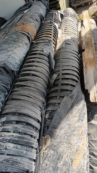 Vând țevi de drenaj și plasă pentru drenaj și susținerea pământului