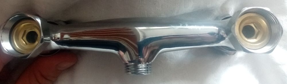 Продавам чисто нов смесител от неръждаема стомана, хромиран