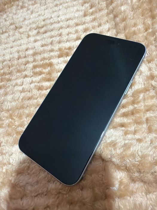 iPhone 15 plus de vânzare