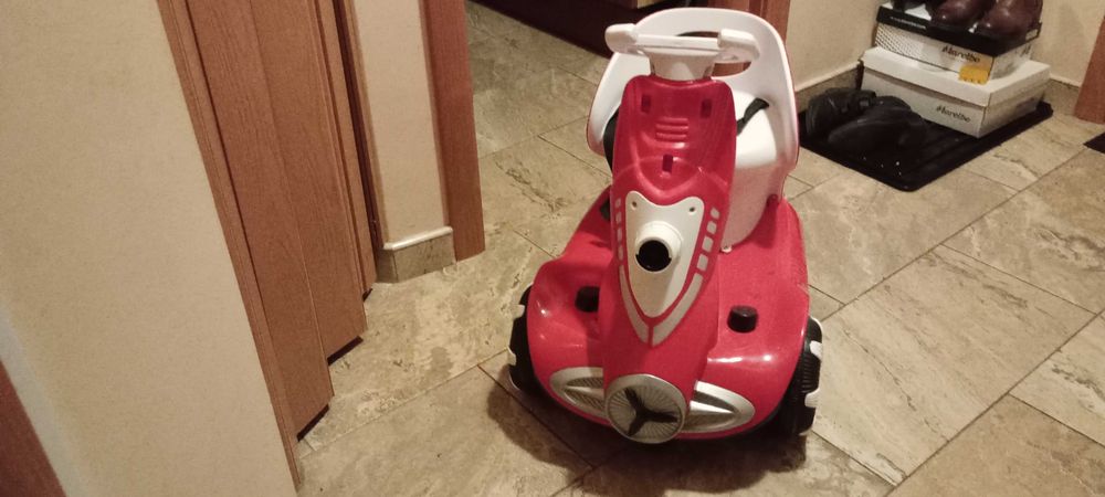 Vând mașinuță electrica pt copii