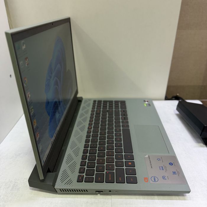 Ноутбук Dell 15 Ryzen Edition/P105F