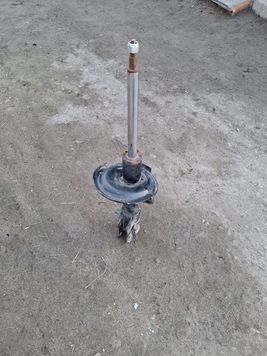 Продам передний амортизатор левый JAC JS4