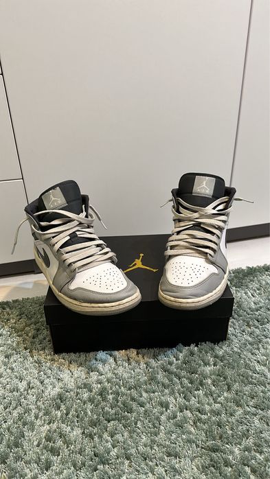 Aj 1 mid antrachite/ light smoke grey