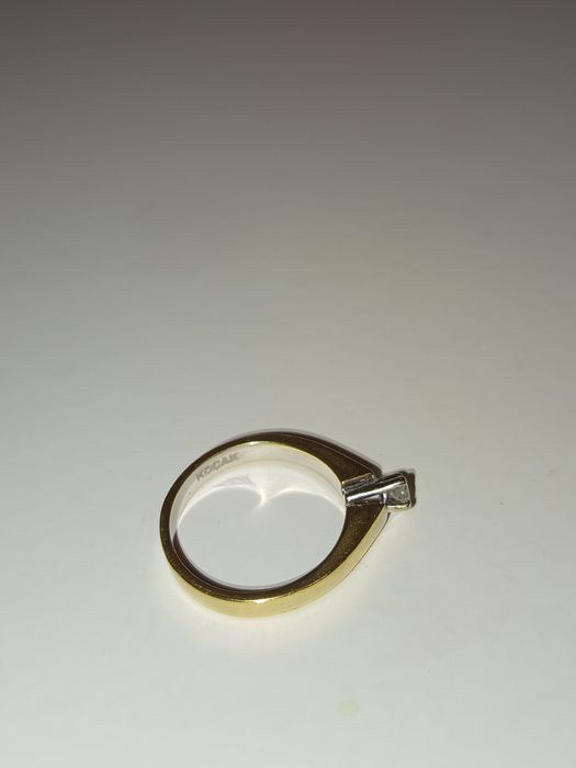 Дамски диамантен златен пръстен