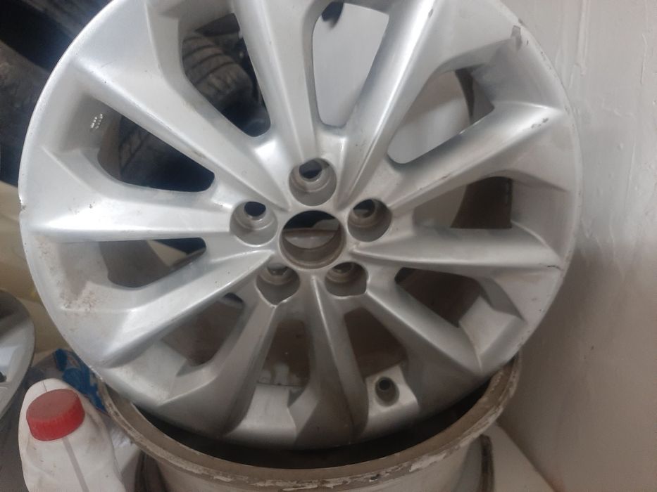 Продам титановый диски на 16