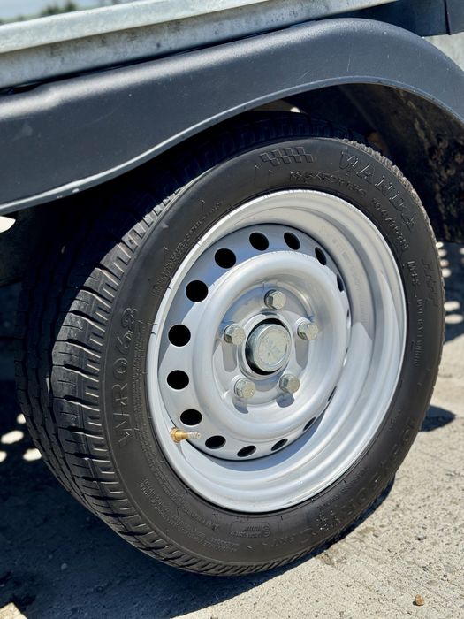 De vânzare platformă auto Taurus – 5 metri – 2025