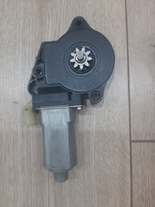 Моторчик стеклоподъемника