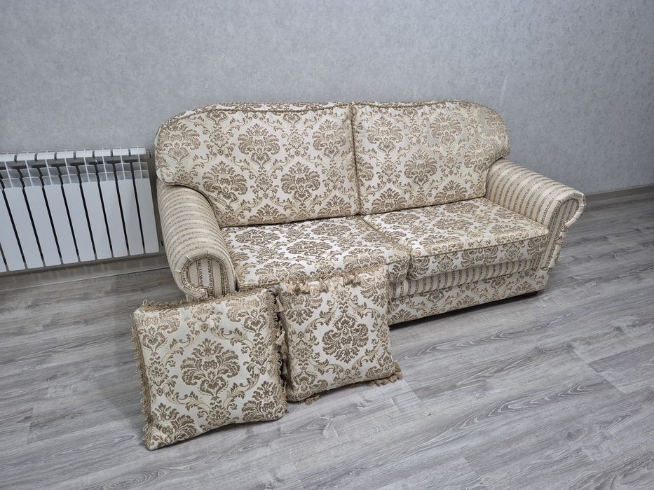 Диван в отличном состоянии