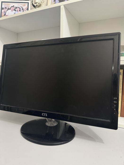 Монитор и клавиатура