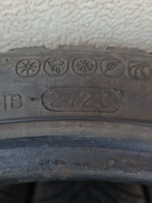 Всесезонни гуми 4 броя HANKOOK Kinergy 4S2 215 40 R17 дот 2723