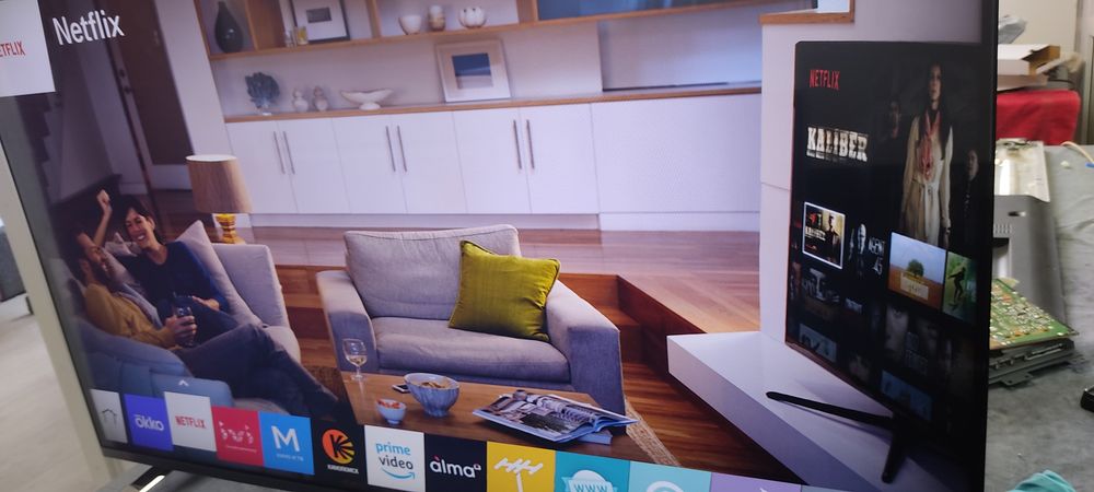 Продам телевизор LG47LB673V smart