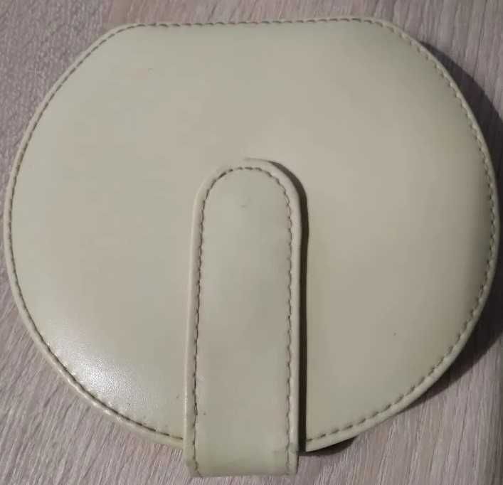 Trusă de machiaj și manichiură