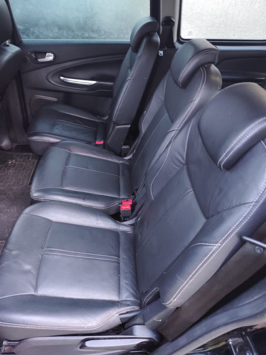 Vand urgent ford galaxy cu 7 locuri