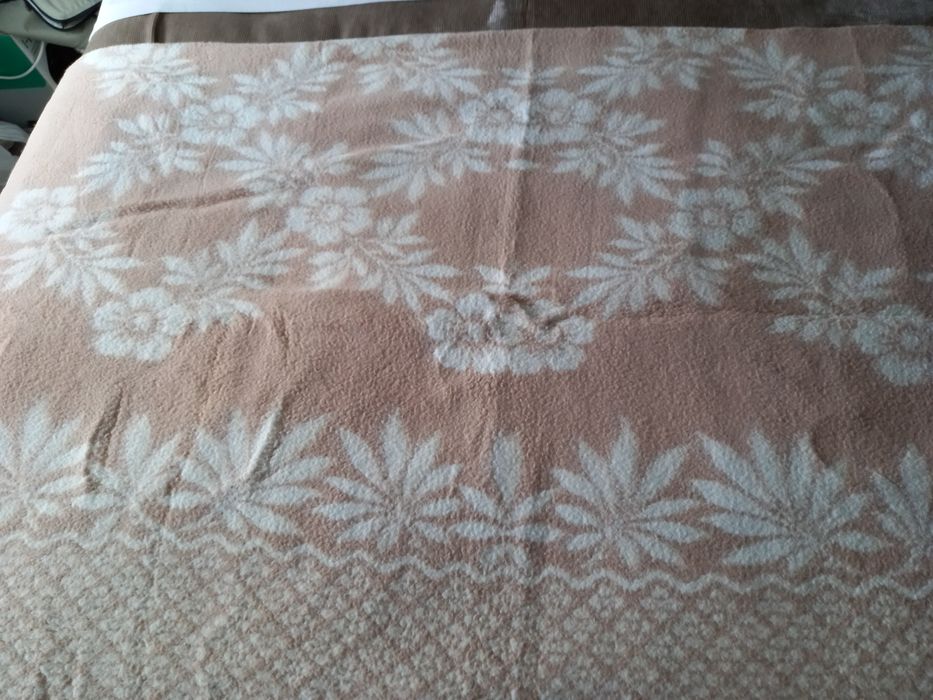 Pătură matrimoniala din lână.
