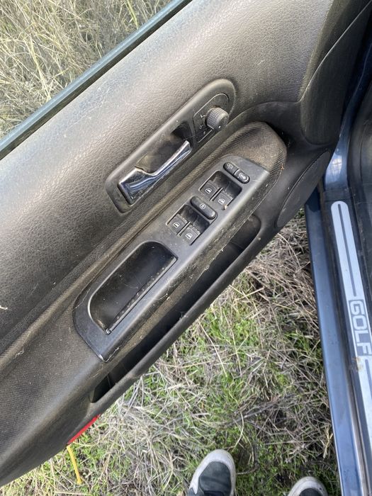 Golf 4 на части 1.6 105 коня само на бензин