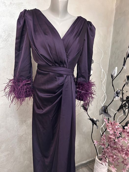 Чисто нова рокля‼️‼️‼️ носена няколко часа  размер М