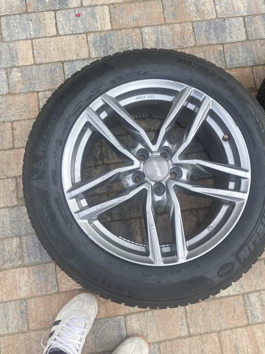 Jante Audi cu anvelope Michelin 235/60r18