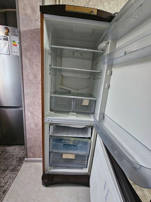 Холодильник indesit