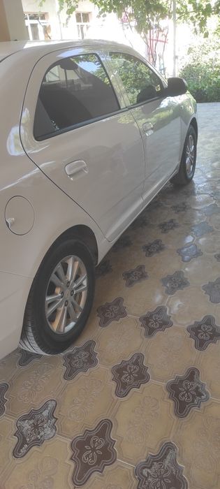 Moshina 1 qoʻl yurgani halol 80 min 4 pakalena metan