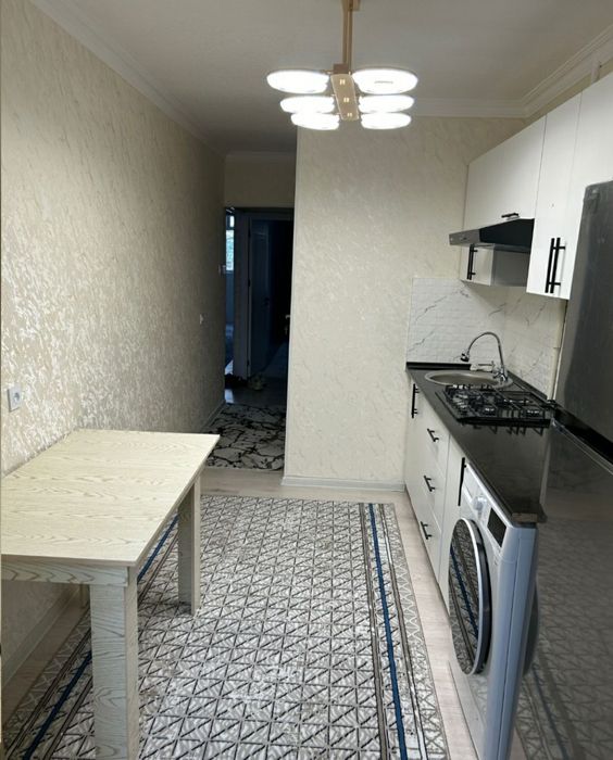 Chilonzor novza metro oldida kvartira