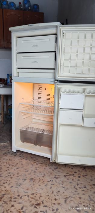 Холодильник Бирюса