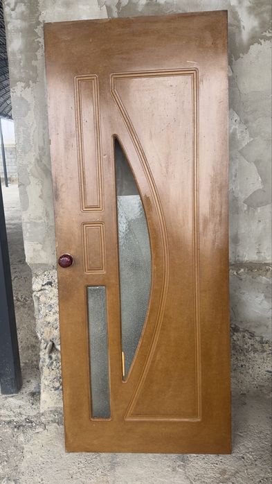 Есіктер сатылады.Продается дверь