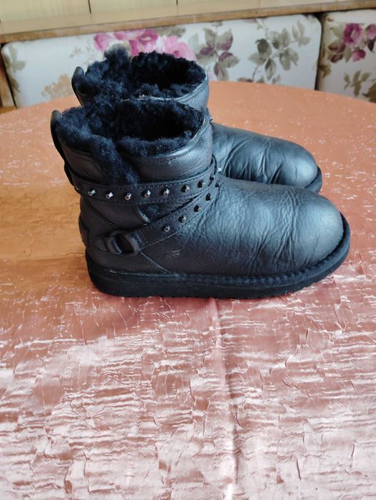 Детски топли ботички UGG за момиче естествена кожа