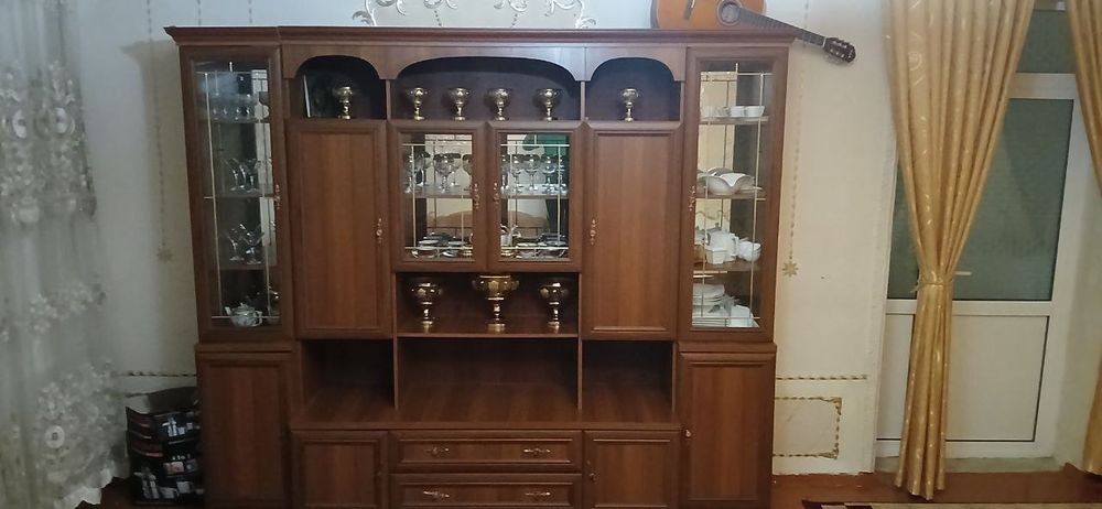 Янги стенка. Зудлик билан сотилади