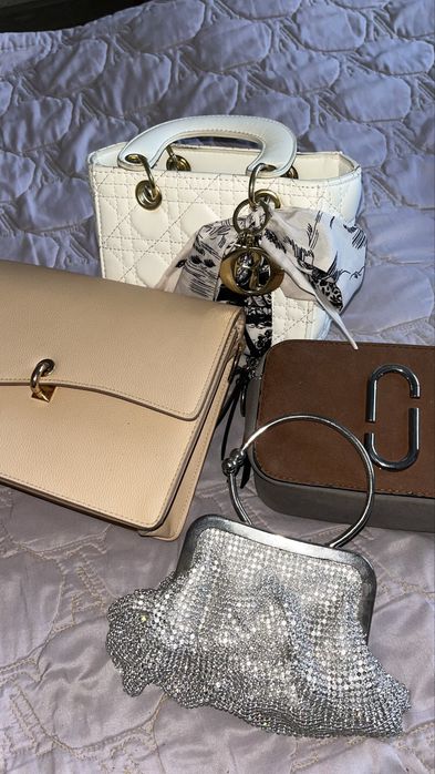 сумочки продам по 1500тг