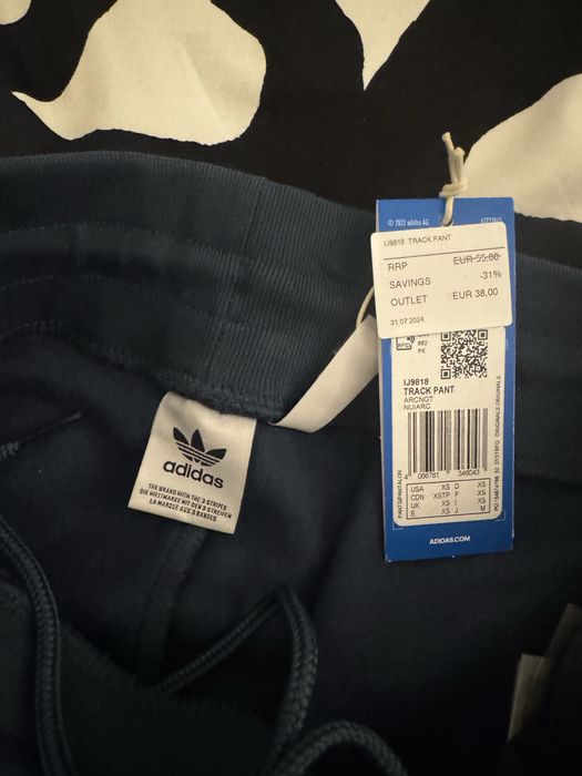 Pantaloni de trening adidas