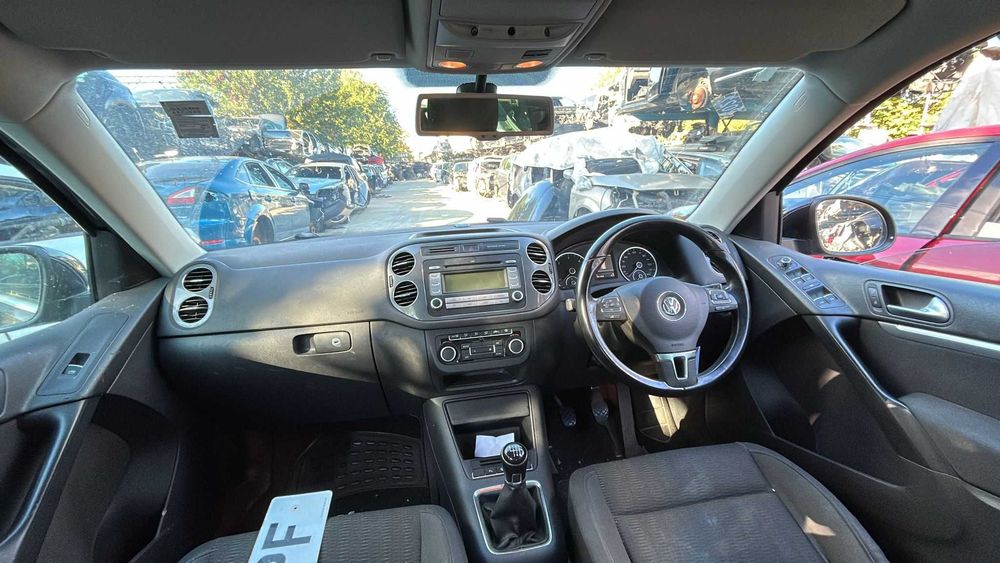Dezmembrez Volkswagen Tiguan an 2011 2.0 diesel cod motor CFF