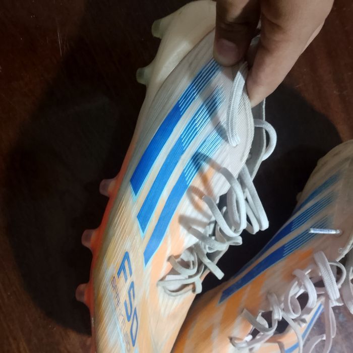 Futbol butsi f50