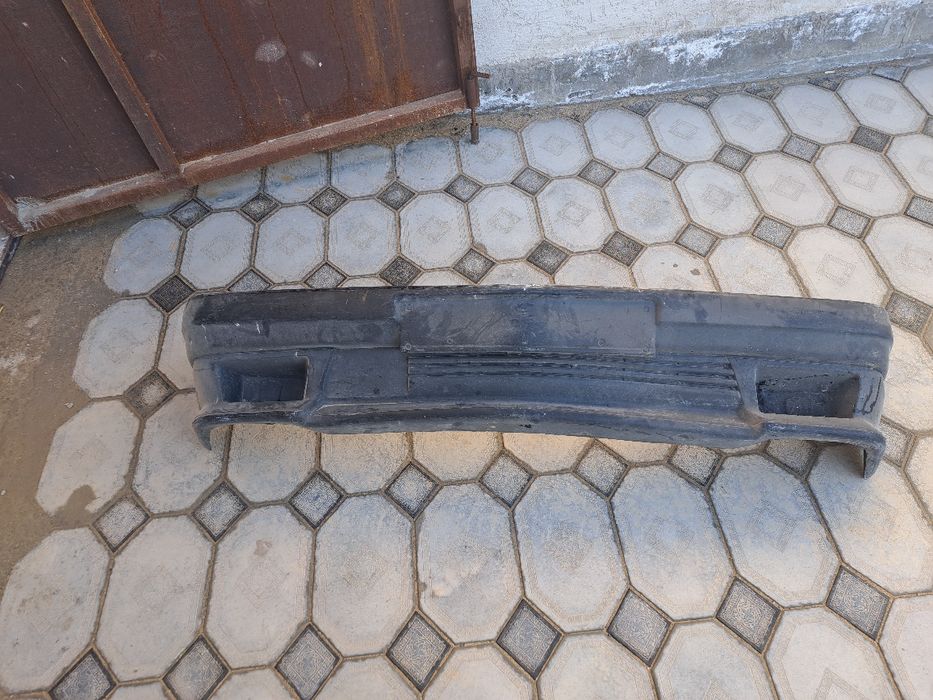 Бампер  и парог ..мерс 190 до рест