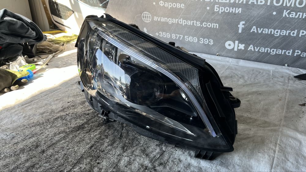 Mercedes C205 Lift десен фар