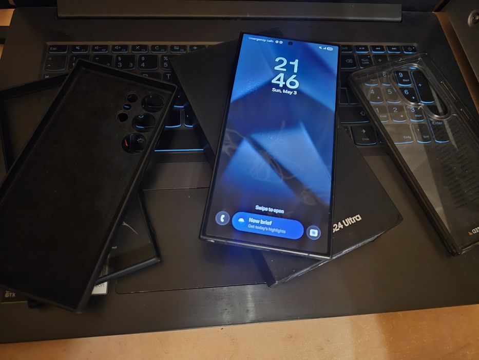 Vând Samsung Galaxy S24 Ultra Titanium Black 256GB, 12GB RAM, Impecabil