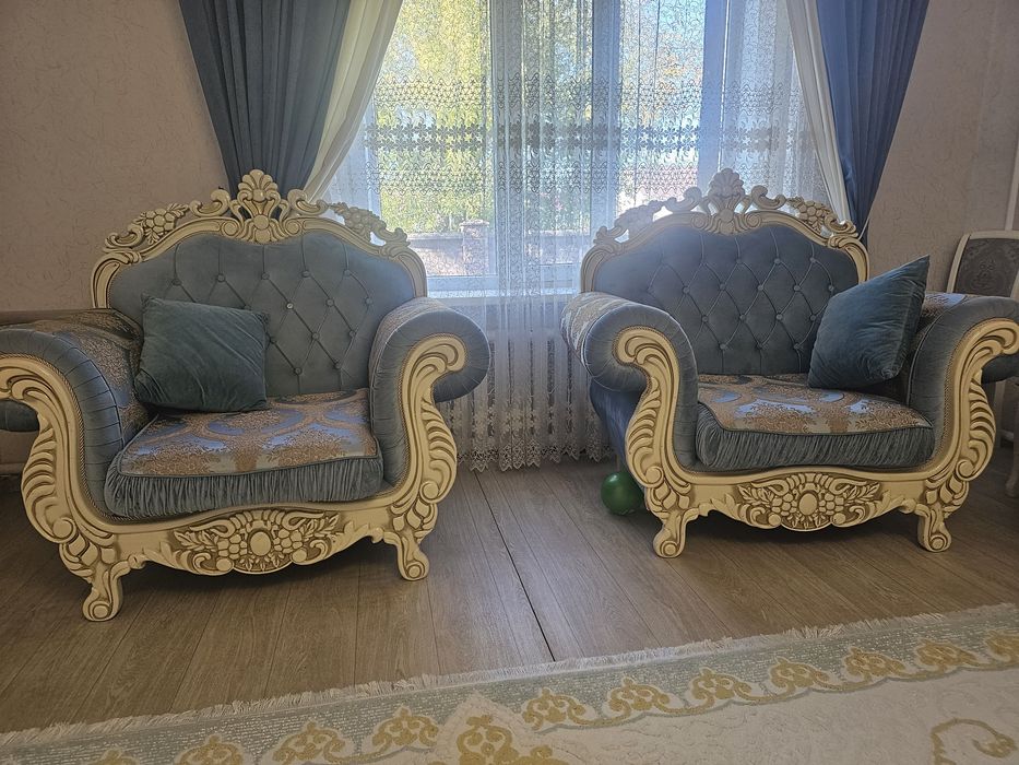 Диван для гостинной комплект