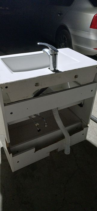 Унитаз 3шт, раквины 4шт, шкаф раквины