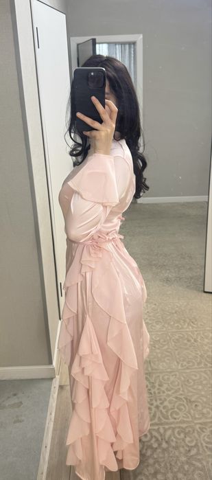 Розовое платье.     .