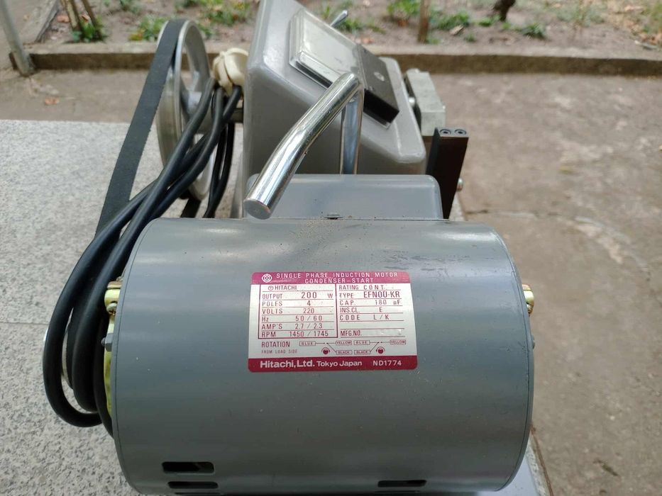 Вакуумна помпа Hitachi