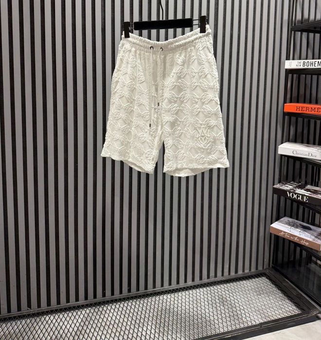 Мъжки къси панталони различни модели