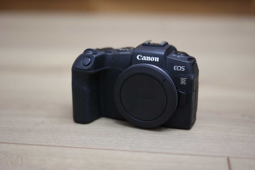 Canon EOS RP Body - Doar 5.000 cadre, ca NOU