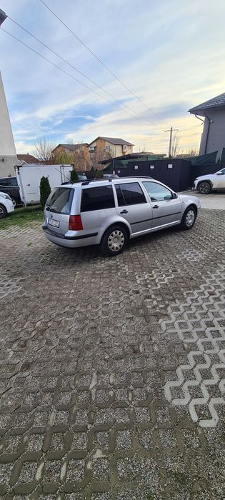 Vând golf 4 motor 1.4 benzina acte valabile mașina rulează ok