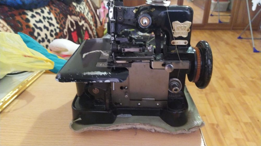 Продам оверлок  Б.У