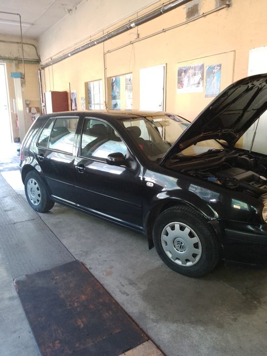 2бр. Голф 4 на части 1.6СР 101к.с , 1.4- 75 к.с