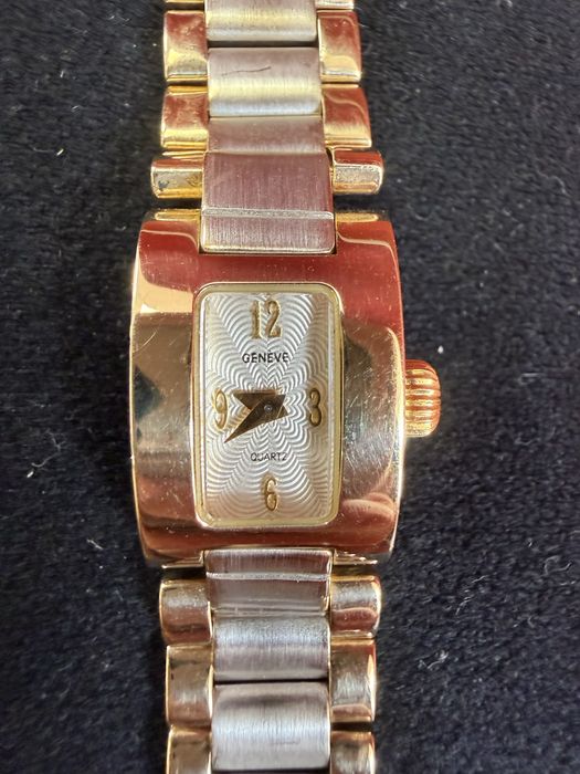 Златен дамски часовник Geneve14 kt