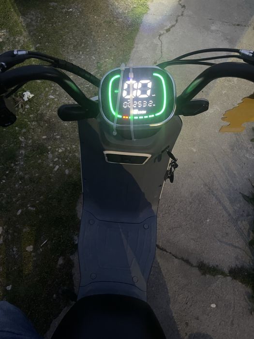Vand scuter electric fara permis